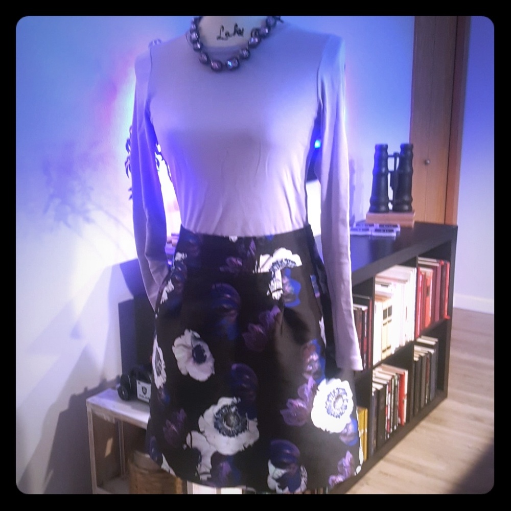 A line mini skirt in violet poppy